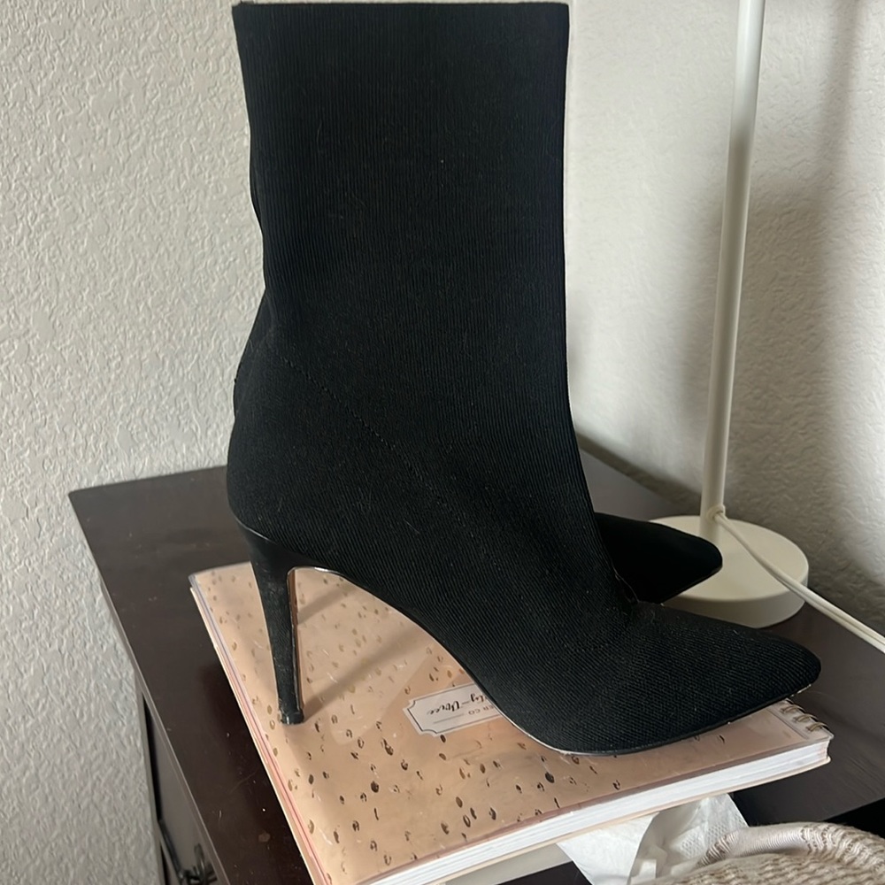 Beautiful black heels. Only worn once